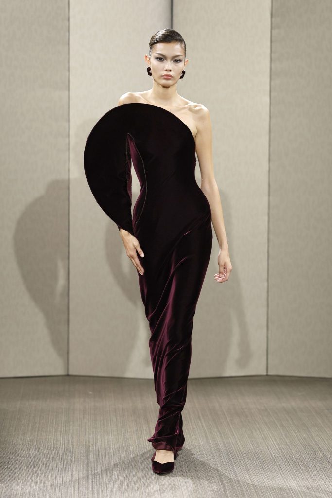Model on the runway at the Giorgio Armani fashion show in Paris, Fall Winter 2026 Couture Fashion Week, Runway Look #053